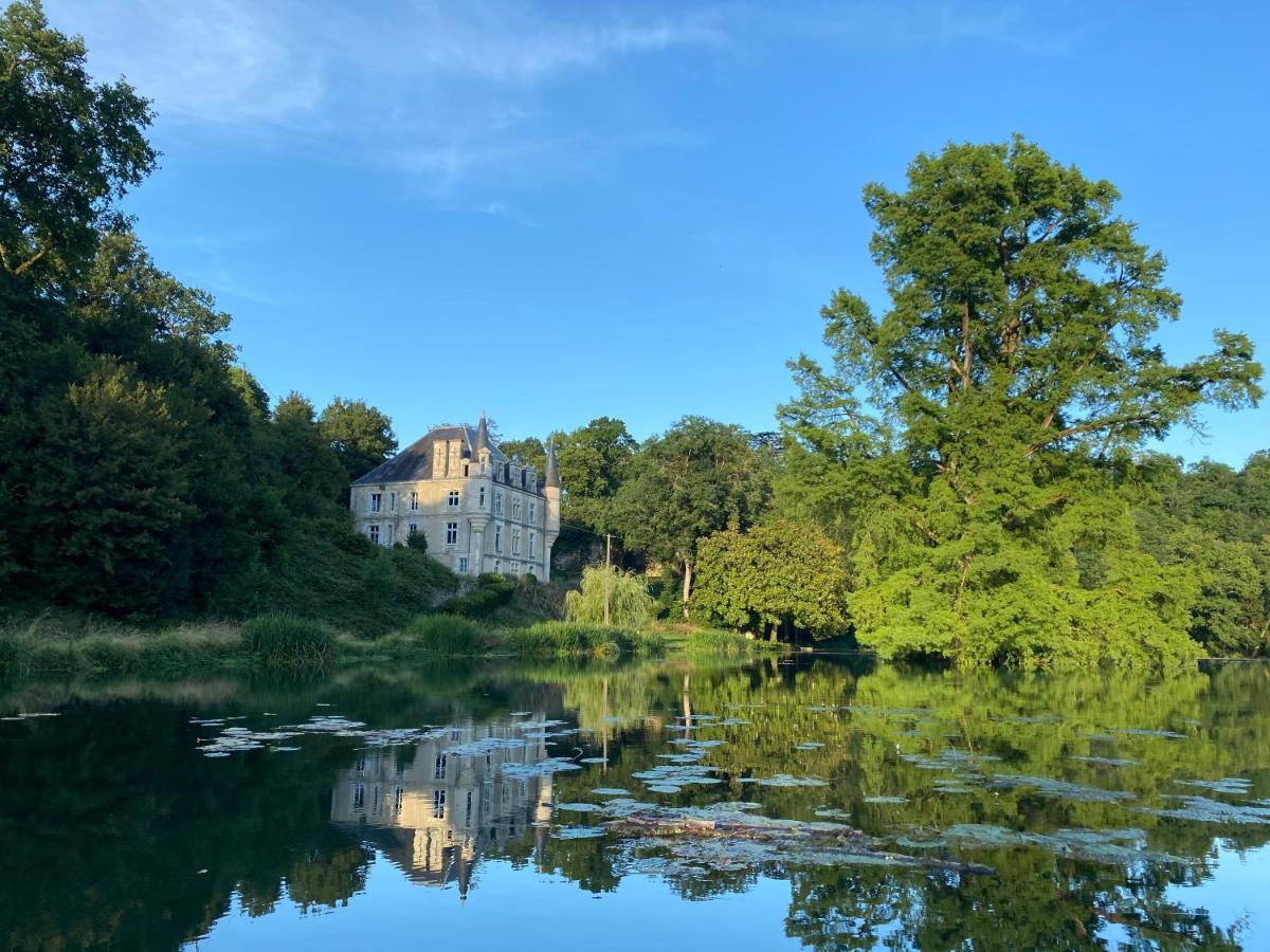 Chateau Des Loups - Les Pommiers Echire Exteriör bild