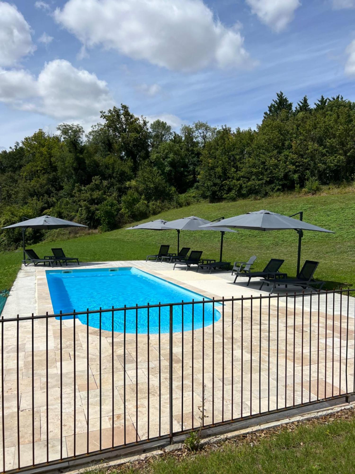 Chateau Des Loups - Les Pommiers Echire Exteriör bild
