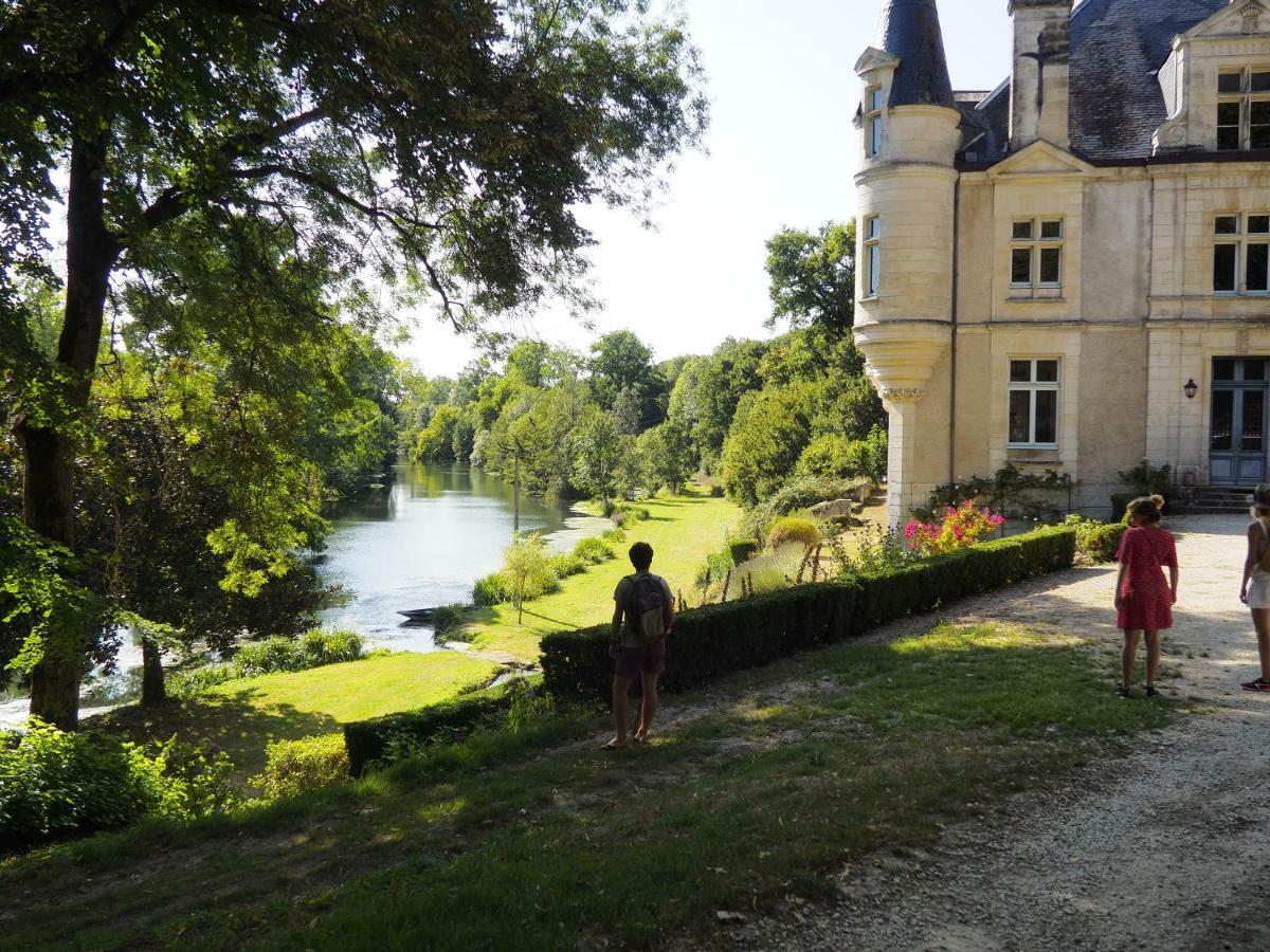 Chateau Des Loups - Les Pommiers Echire Exteriör bild