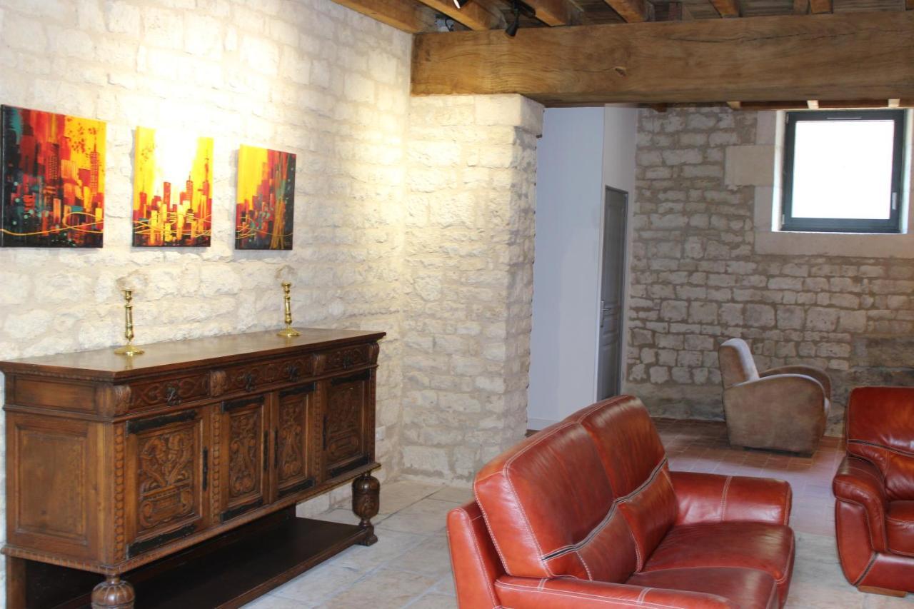 Chateau Des Loups - Les Pommiers Echire Exteriör bild