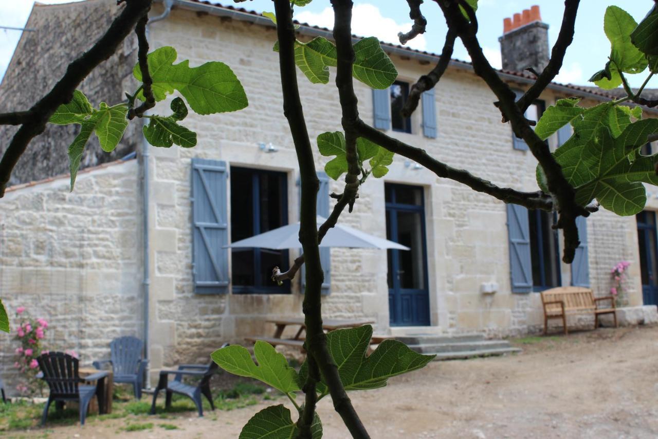 Chateau Des Loups - Les Pommiers Echire Exteriör bild